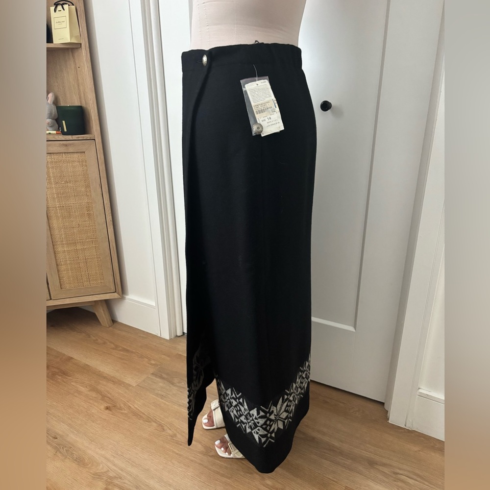 Pendleton Black Maxi Skirt with Silver Pattern
